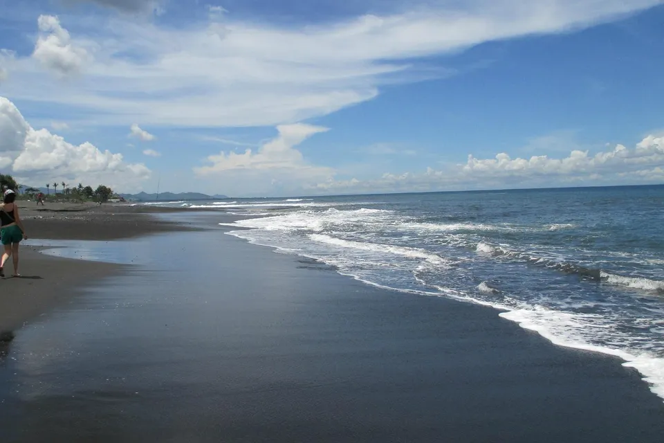 Keramas Black Sand Beach photo 6