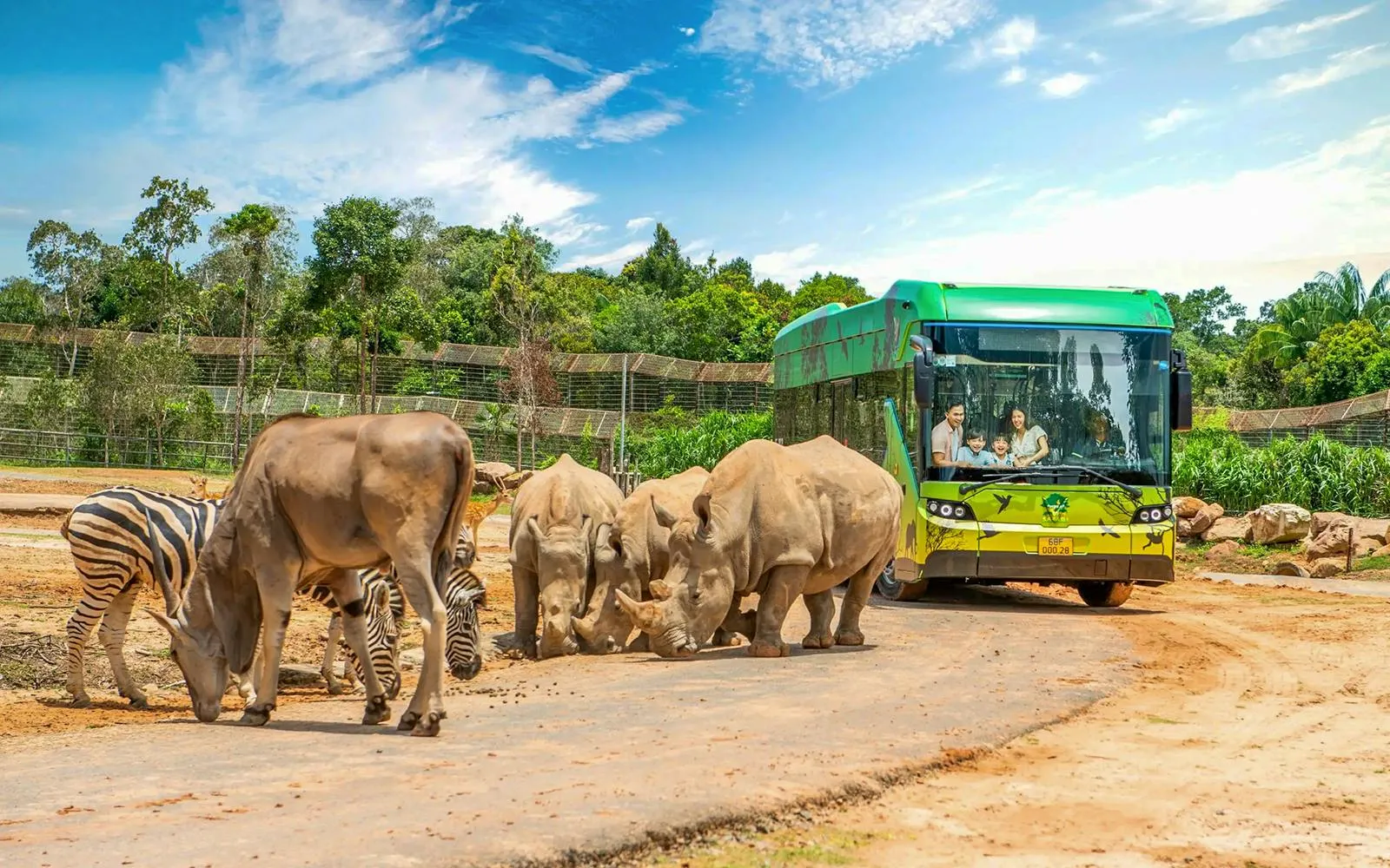 South PQ - Vinwonders + VinSafari Private Tour Without Guide