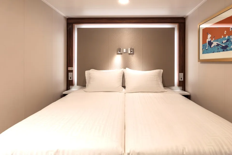 INTERIOR STATEROOM