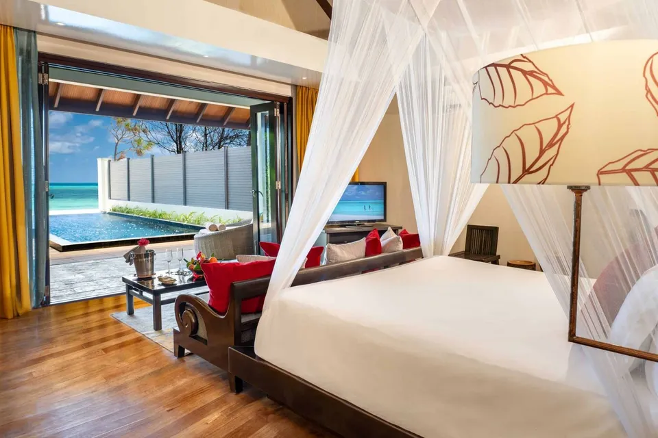 Kanifushi Beach Villa with Pool