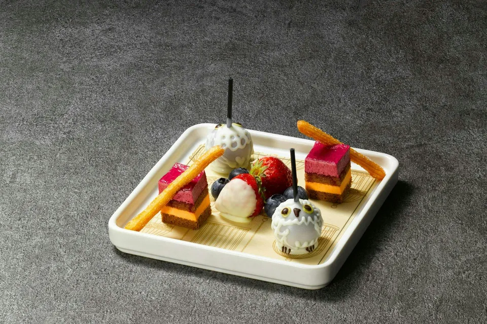 Themed desserts inspired by Harry Potter at Warner Bros. Studio Tour Tokyo.