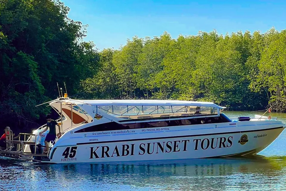 From Krabi: Phi Phi Island & 4 Islands Sunset Day Tour by Speedboat with Lunch & Transfers