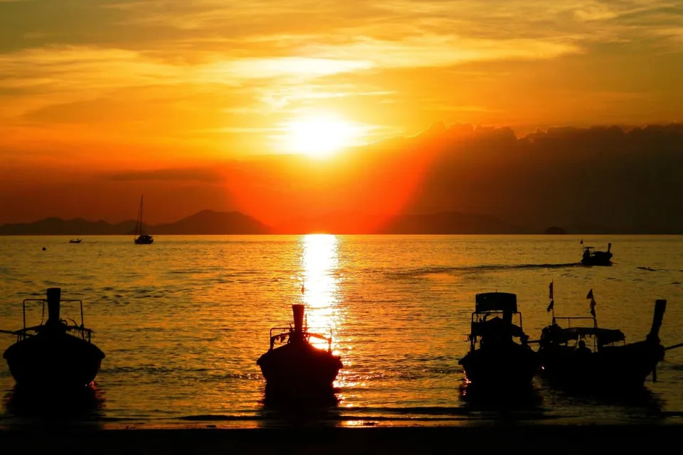 Krabi: 7 Islands Sunset Tour with Buffet Dinner & Snorkeling
