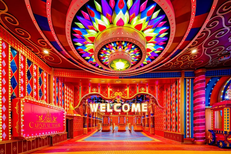 Phuket: Carnival Magic Ticket with Dinner and Transfer photo 27