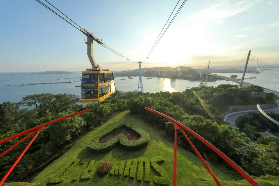 DANANG - Ba Na Hills Day SIC Tour - Cable Car + Golden Hands Bridge + Fantasy Park + French Village photo 5