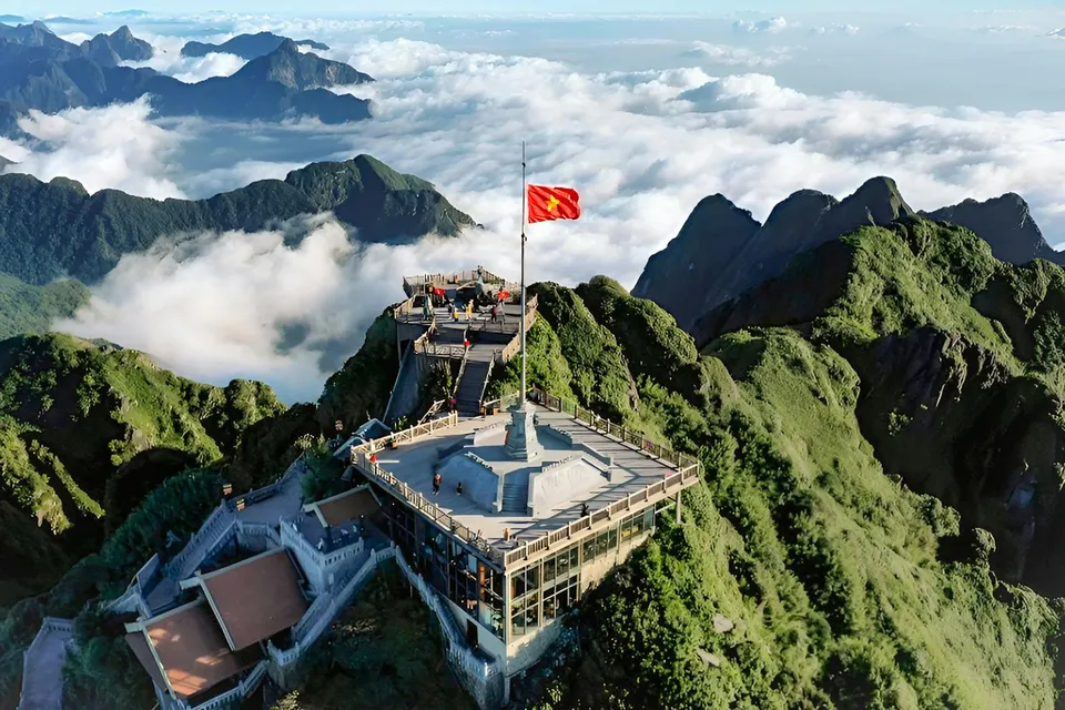 Day Trip to Sunworld Fansipan Legend + Cable Car + Buffet - SIC with Shuttle Bus - No Guide photo 5