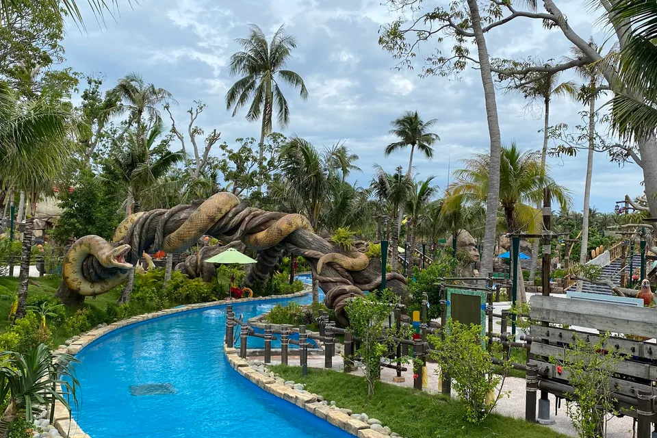 4 Island Hopping Tour - Local Lunch with One Way Cable Car + Aquatopia waterpark + Speedboat on SIC photo 5