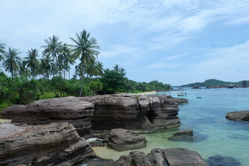 4 Island Hopping Tour - Local Lunch with One Way Cable Car + Aquatopia waterpark + Speedboat on SIC photo 12