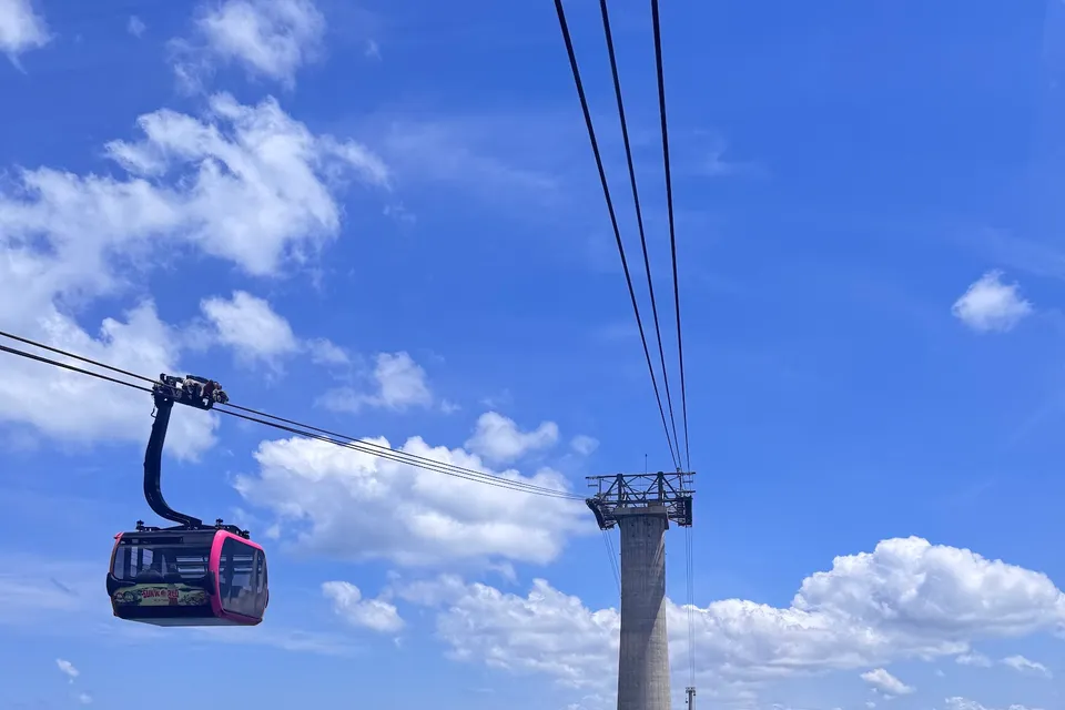 4 Island Hopping Tour - Local Lunch with One Way Cable Car + Aquatopia waterpark + Speedboat on SIC photo 7