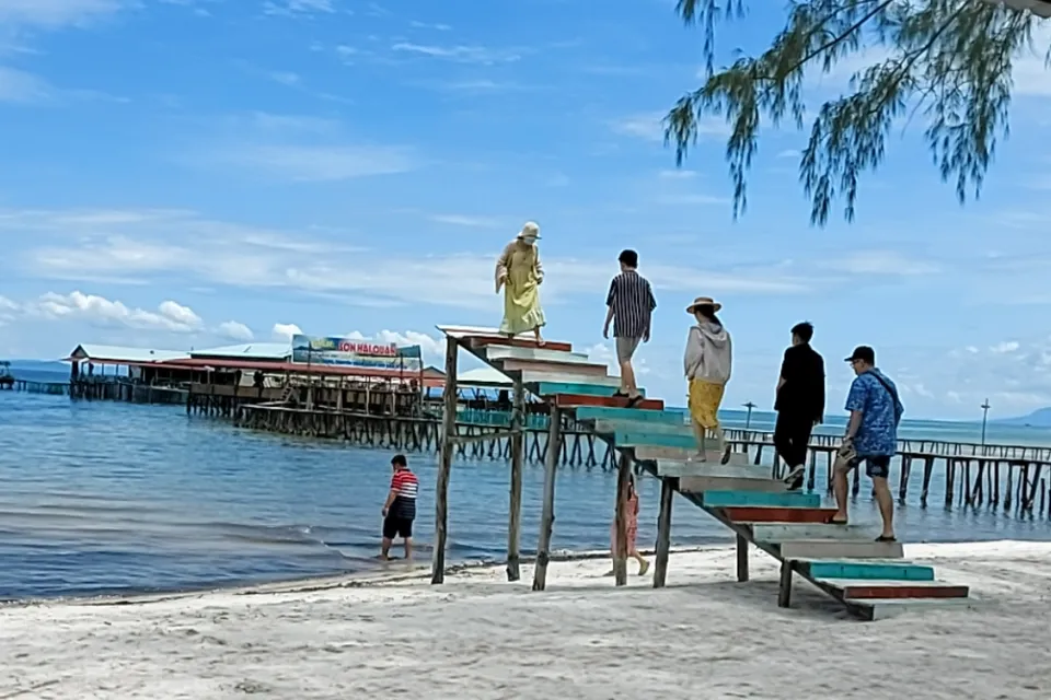 Sightseeing To The North SIC Tour (Kayaking - Rach Vem Village - Ham Rong Cape) photo 4