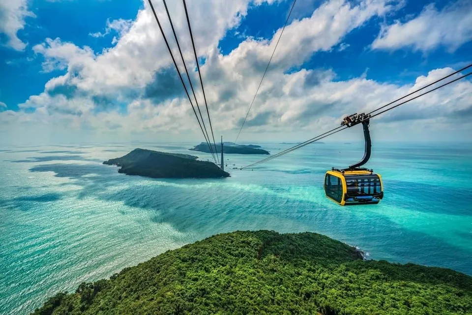 4 Island Hopping Tour - Local Lunch with One Way Cable Car + Aquatopia waterpark + Speedboat on SIC photo 17