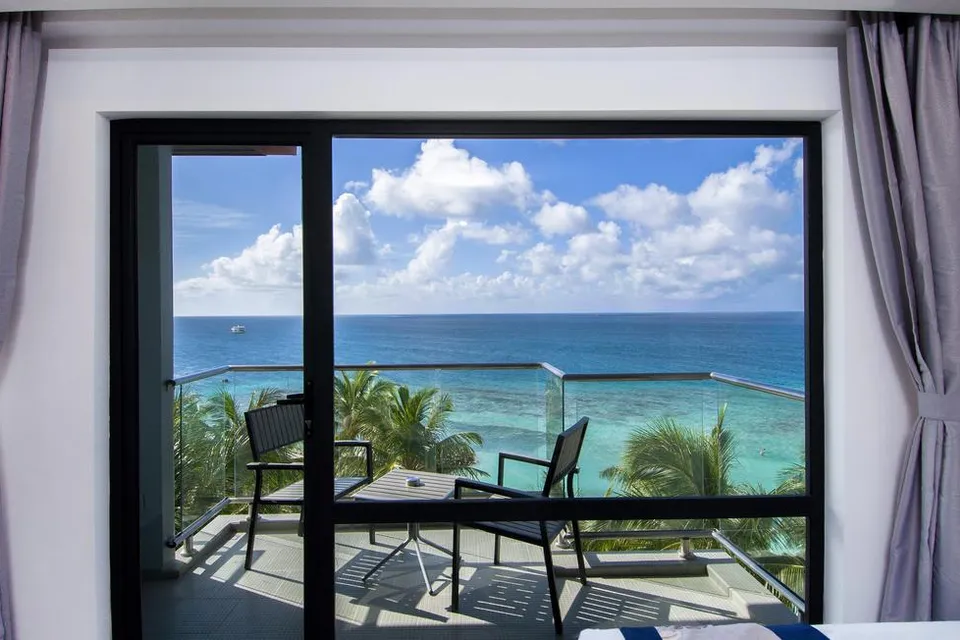 Deluxe Double Room with Balcony and Sea View