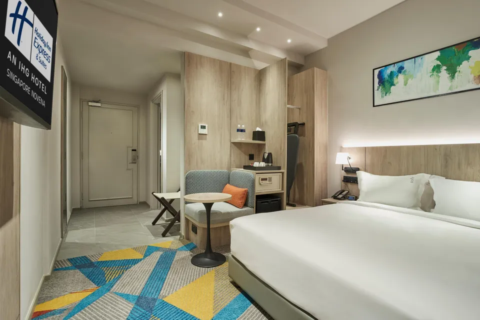 Standard Queen Room with free breakfast
