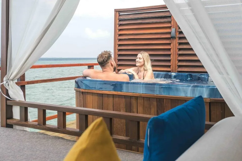 Ocean Villa Horizon with Jacuzzi