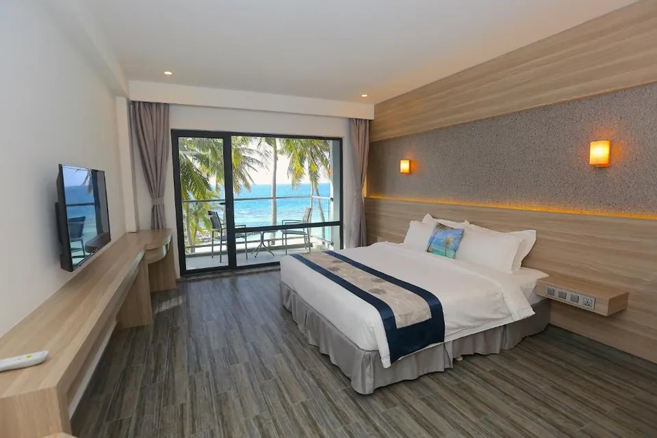 Deluxe Double Room with Balcony and Sea View
