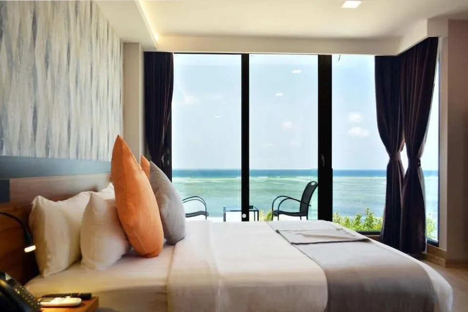 Deluxe Double Seaview or Twin Room with Seaview