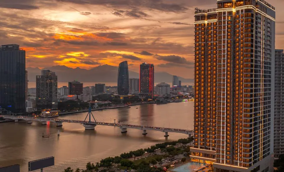 Melia Vinpearl Danang Riverfront