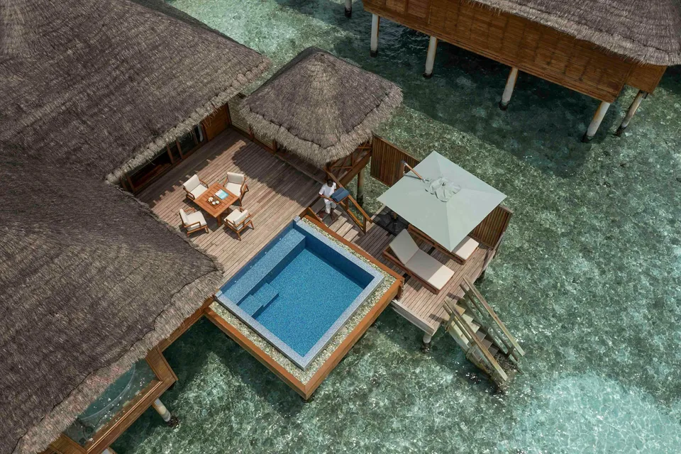 Lagoon Bungalow with Pool