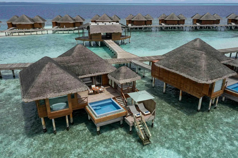 Lagoon Bungalow with Pool