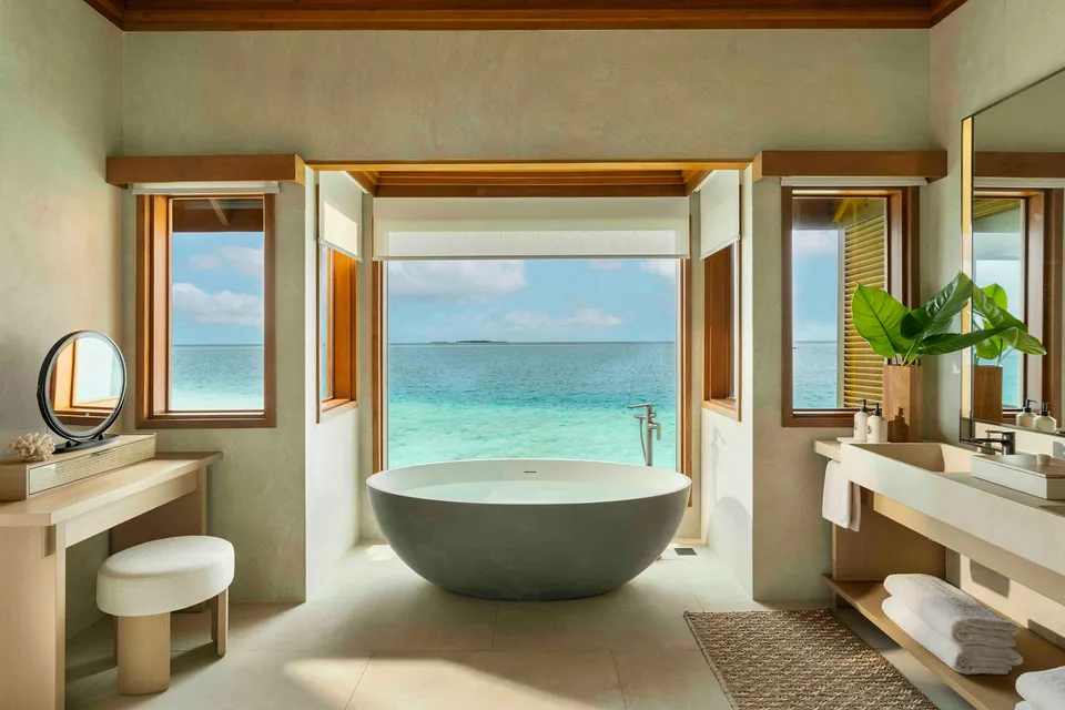 Lagoon Bungalow with Pool