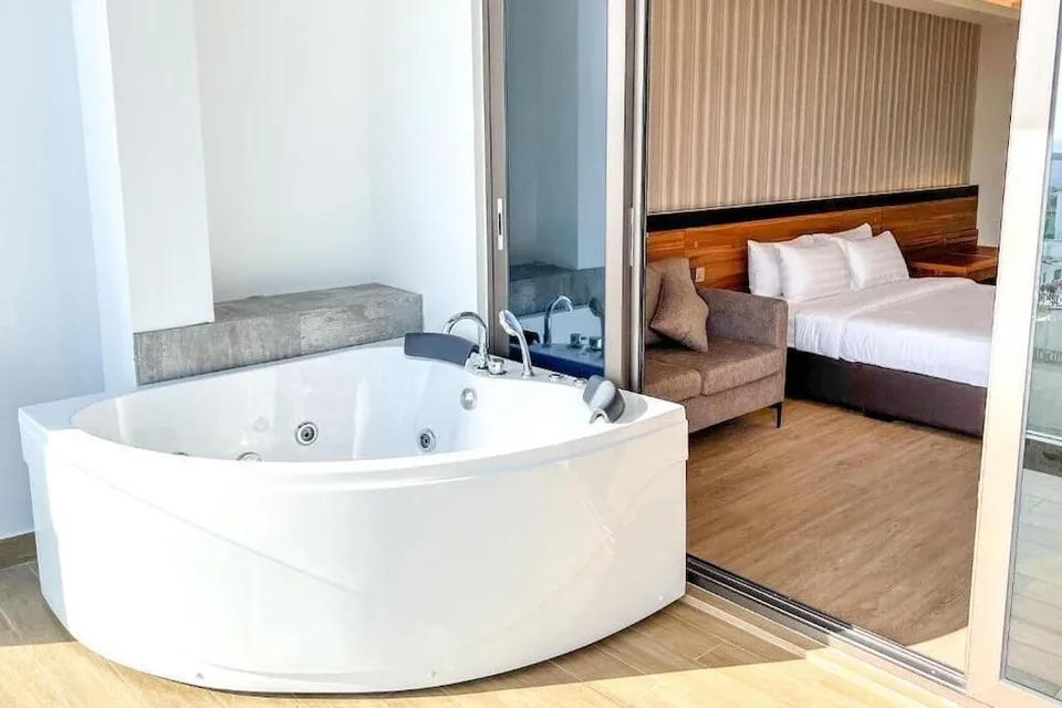 Triton Prestige Seaview and Spa