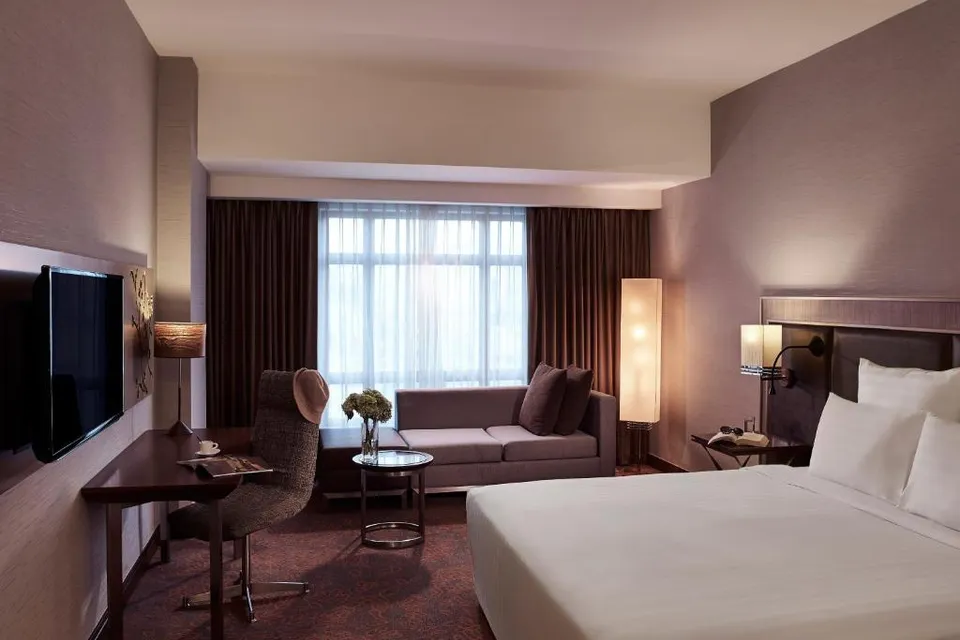 Deluxe Room, 1 King Bed, City View