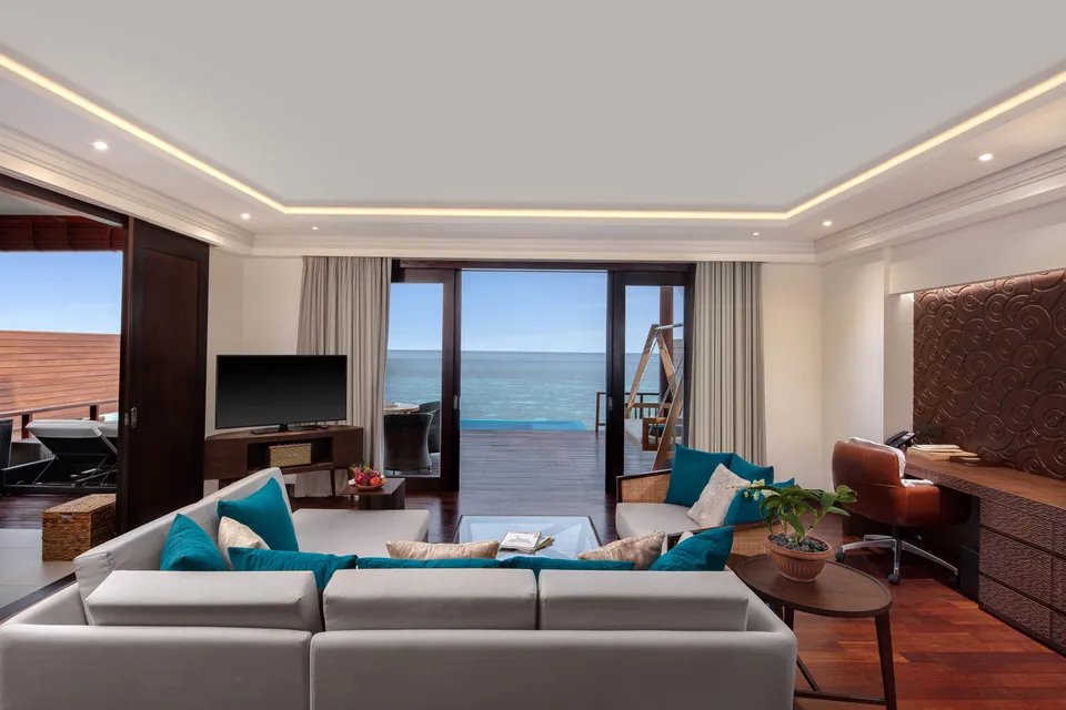 Ocean Suite with Infinity Pool