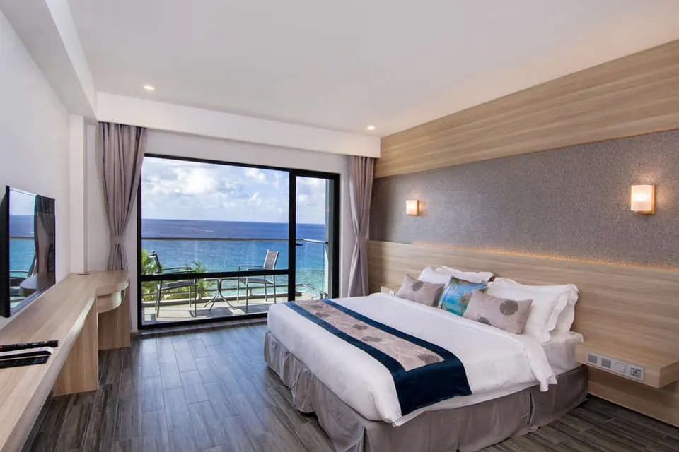 Deluxe Double Room with Balcony and Sea View