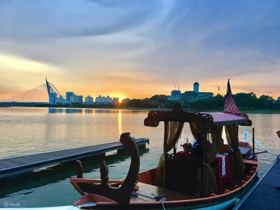 Putrajaya Day trip with boat ride With Private Transfers