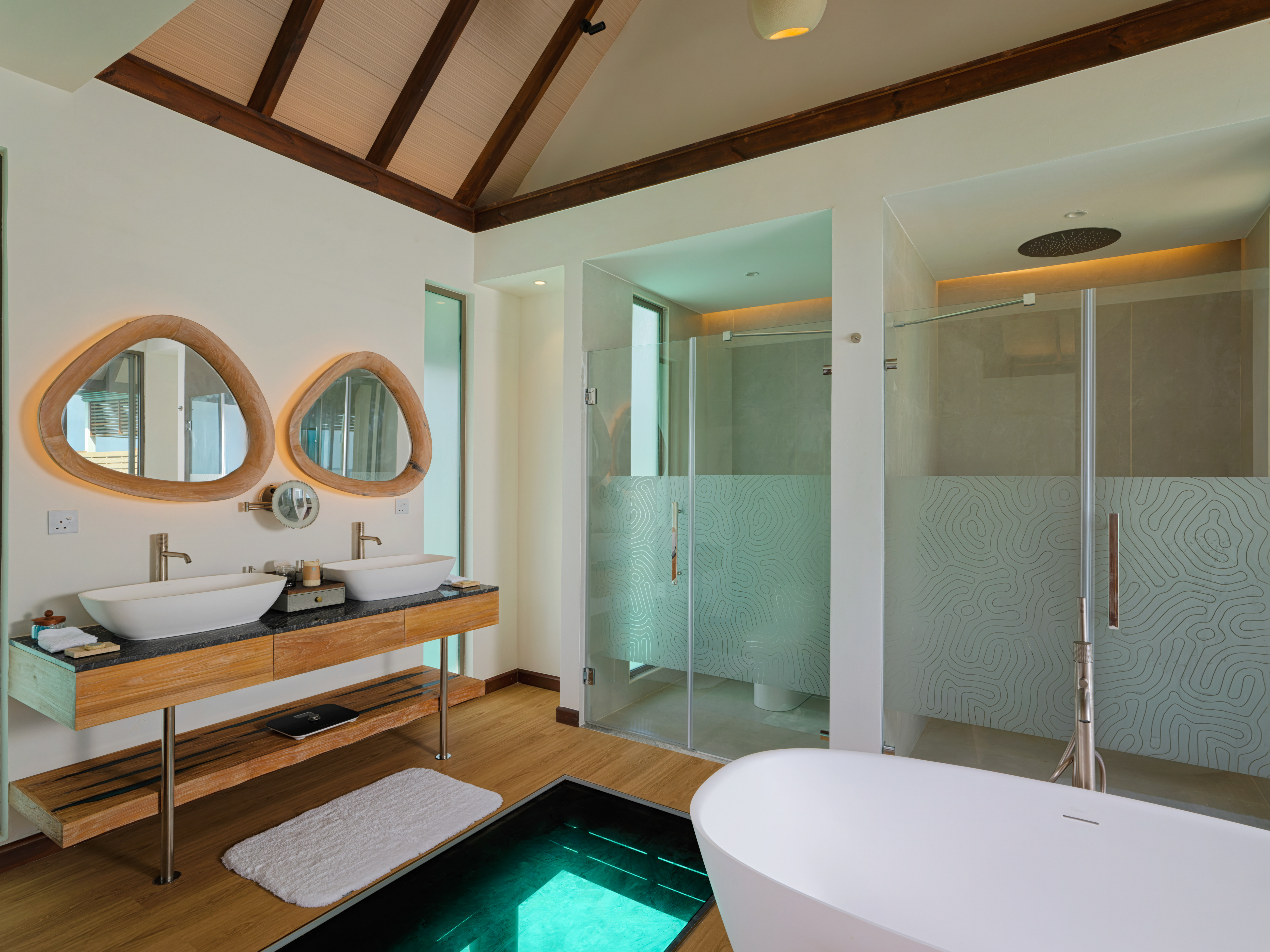Water Pool Villa with Slide