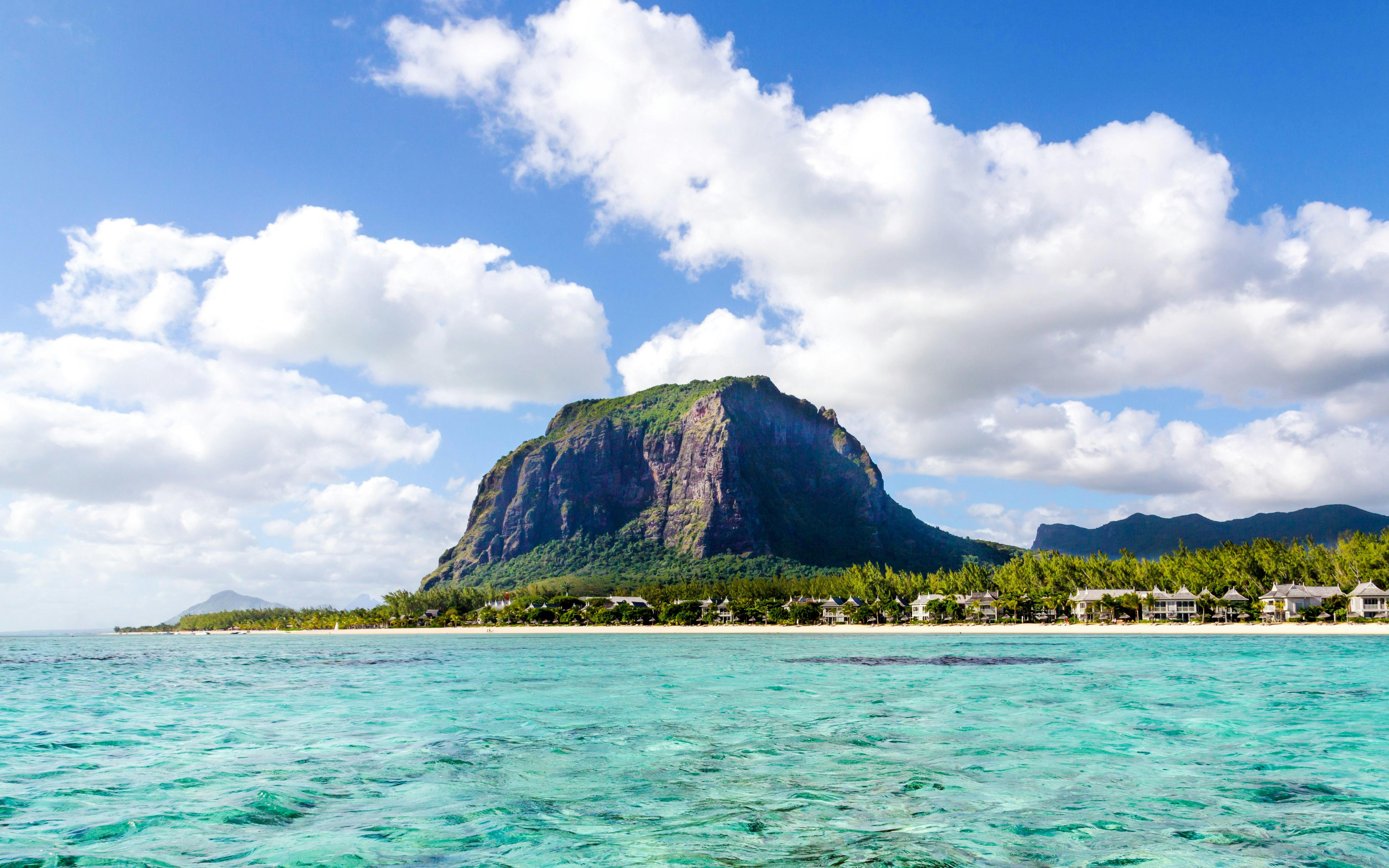 Le Morne Brabant mountain with turquoise ocean in Mauritius.