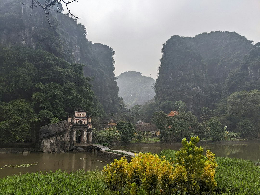 Ninh Binh Day Trip - Hoa Lu, Tam Coc With Lunch - SIC