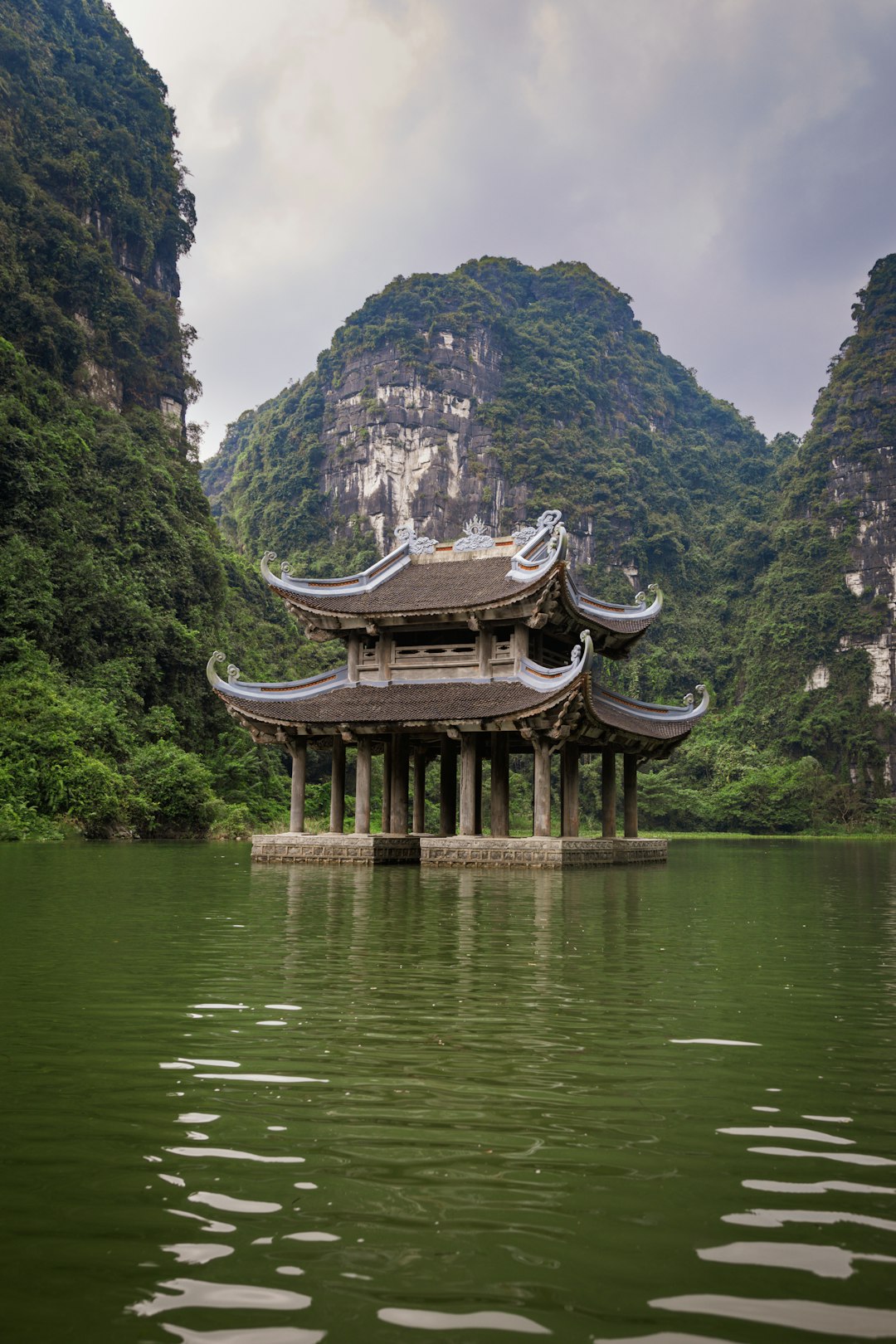 Ninh Binh Day Trip - Hoa Lu - Trang An - SIC