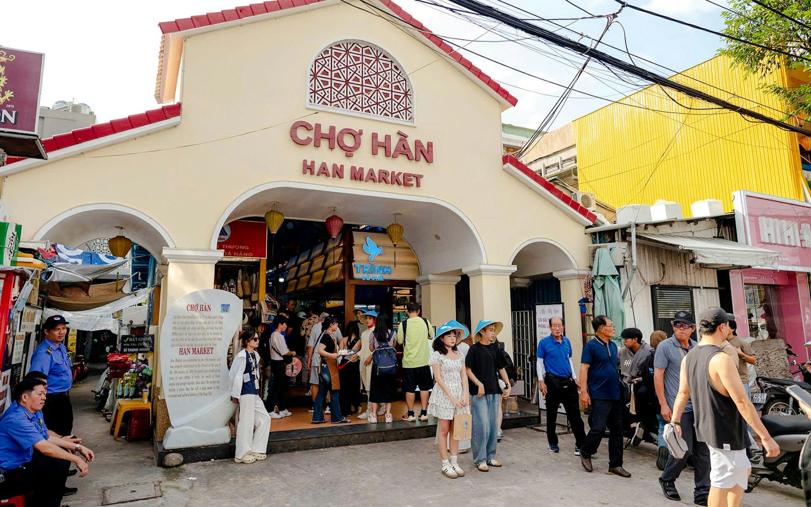 da nang city highlights bus tour with pickup and drop-off-3