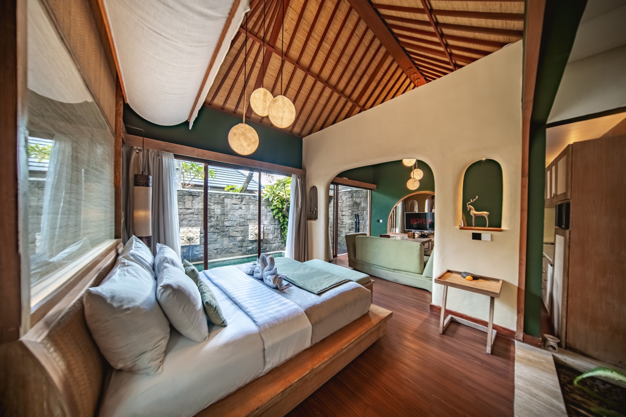 Royal 1 Bedroom Villa with Private Pool and Jacuzzi