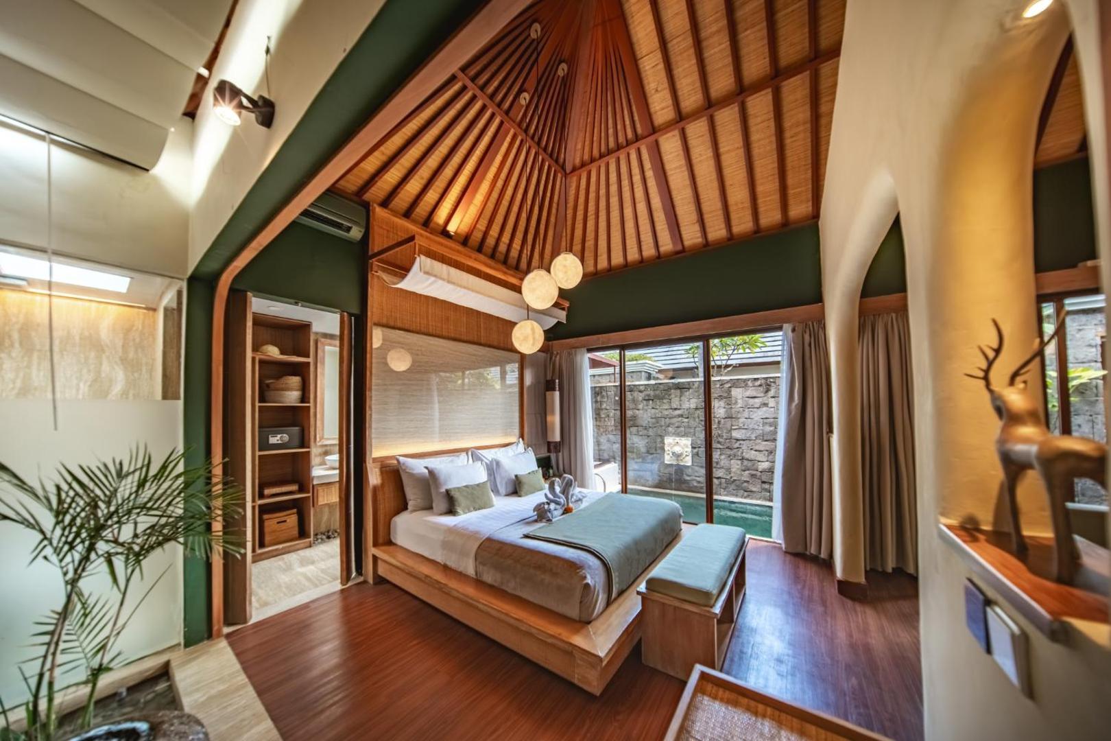 Royal 1 Bedroom Villa with Private Pool and Jacuzzi