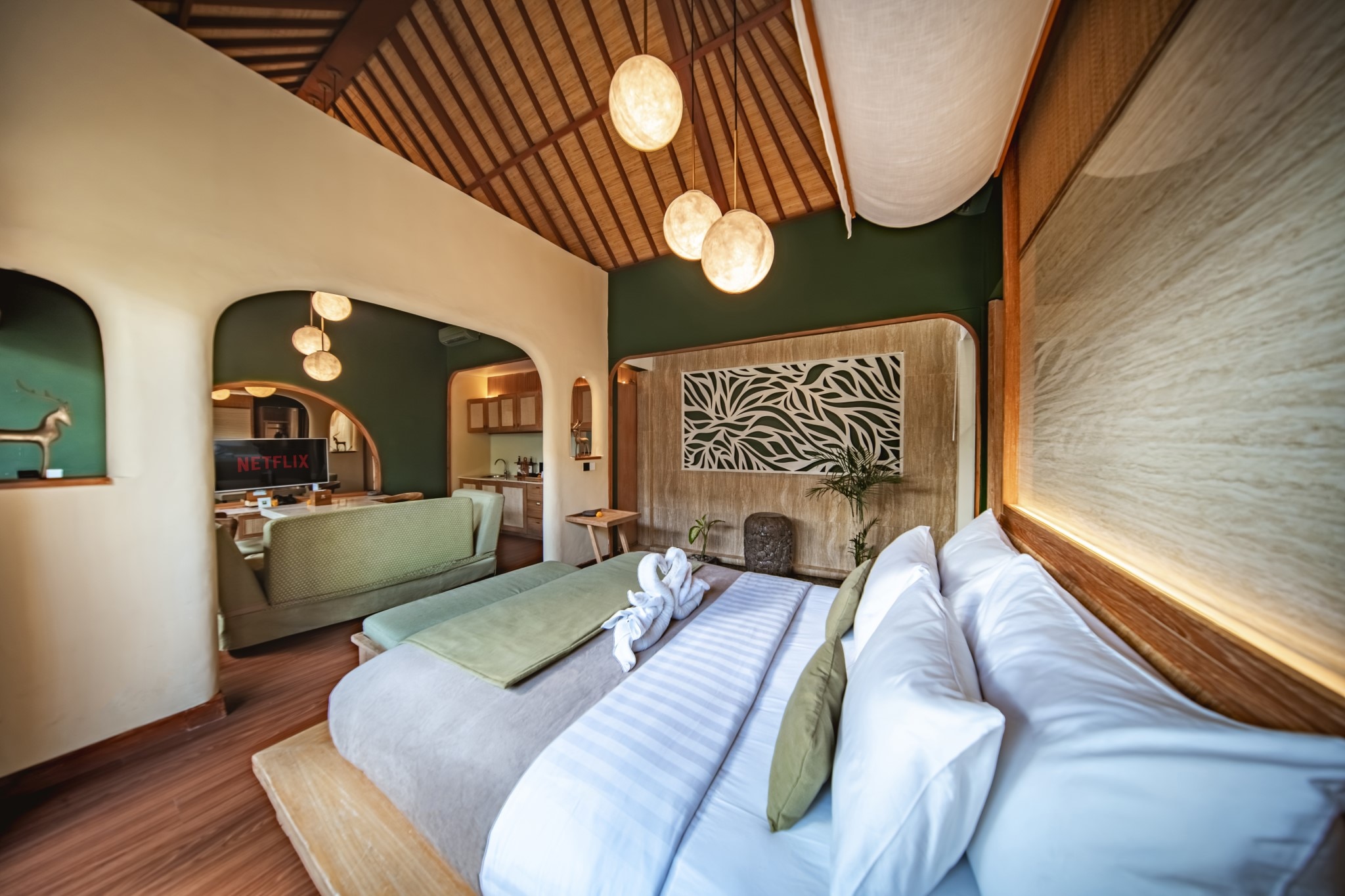 Royal 1 Bedroom Villa with Private Pool and Jacuzzi
