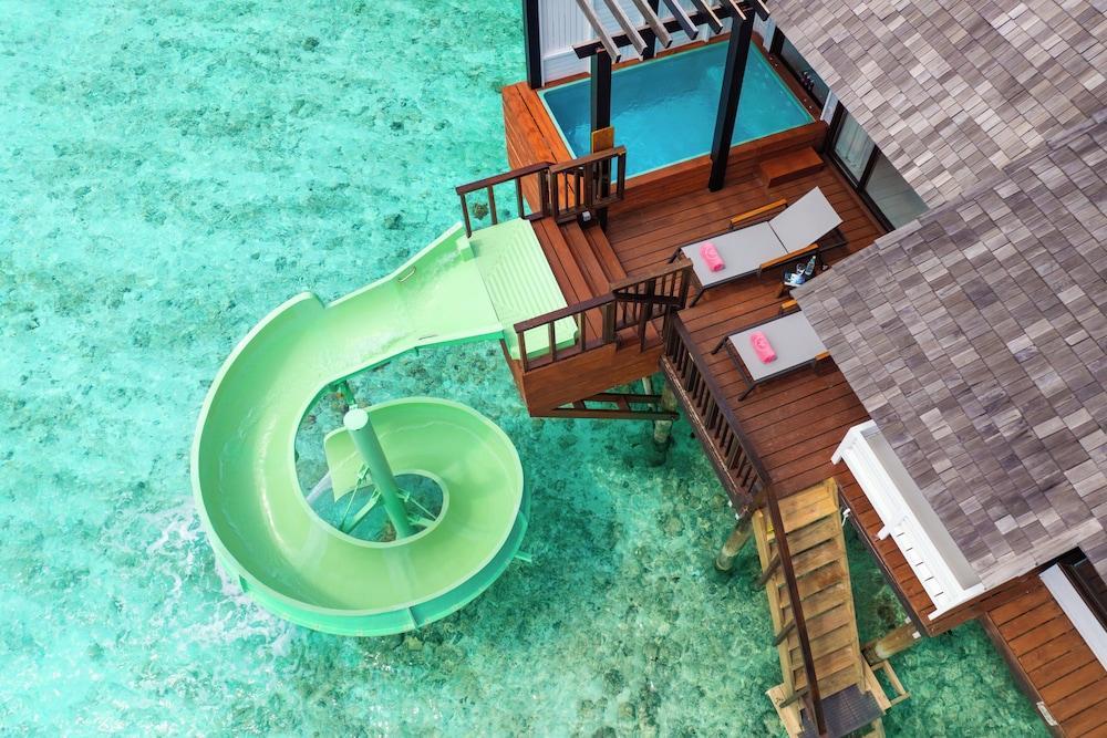 Wind Villa with Jacuzzi and Slide